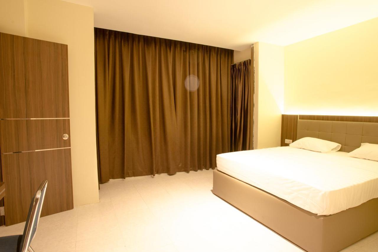 Ak Hotel Nagoya Hill Batam Esterno foto